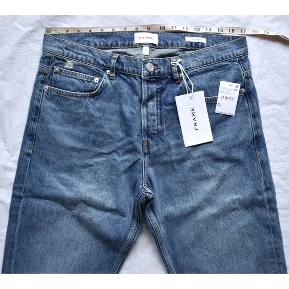 FRAME DENIM NWT THE STRAIGHT LEG ITASKA DESTRUCT JEANS. SIZE 34X32